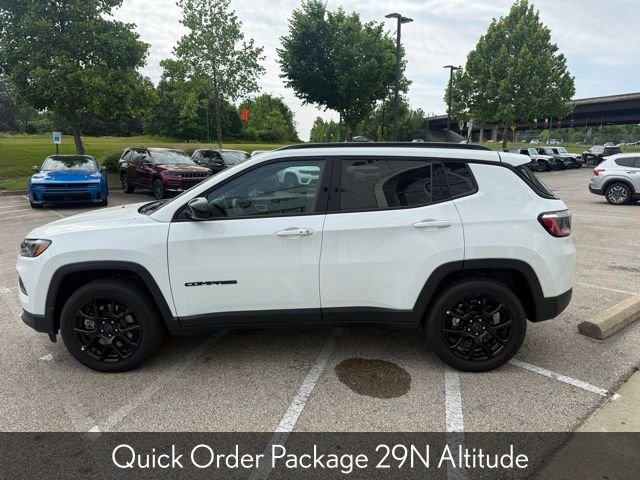 New 2026 Bright White Clear-Coat Exterior Paint Jeep Latitude image 3