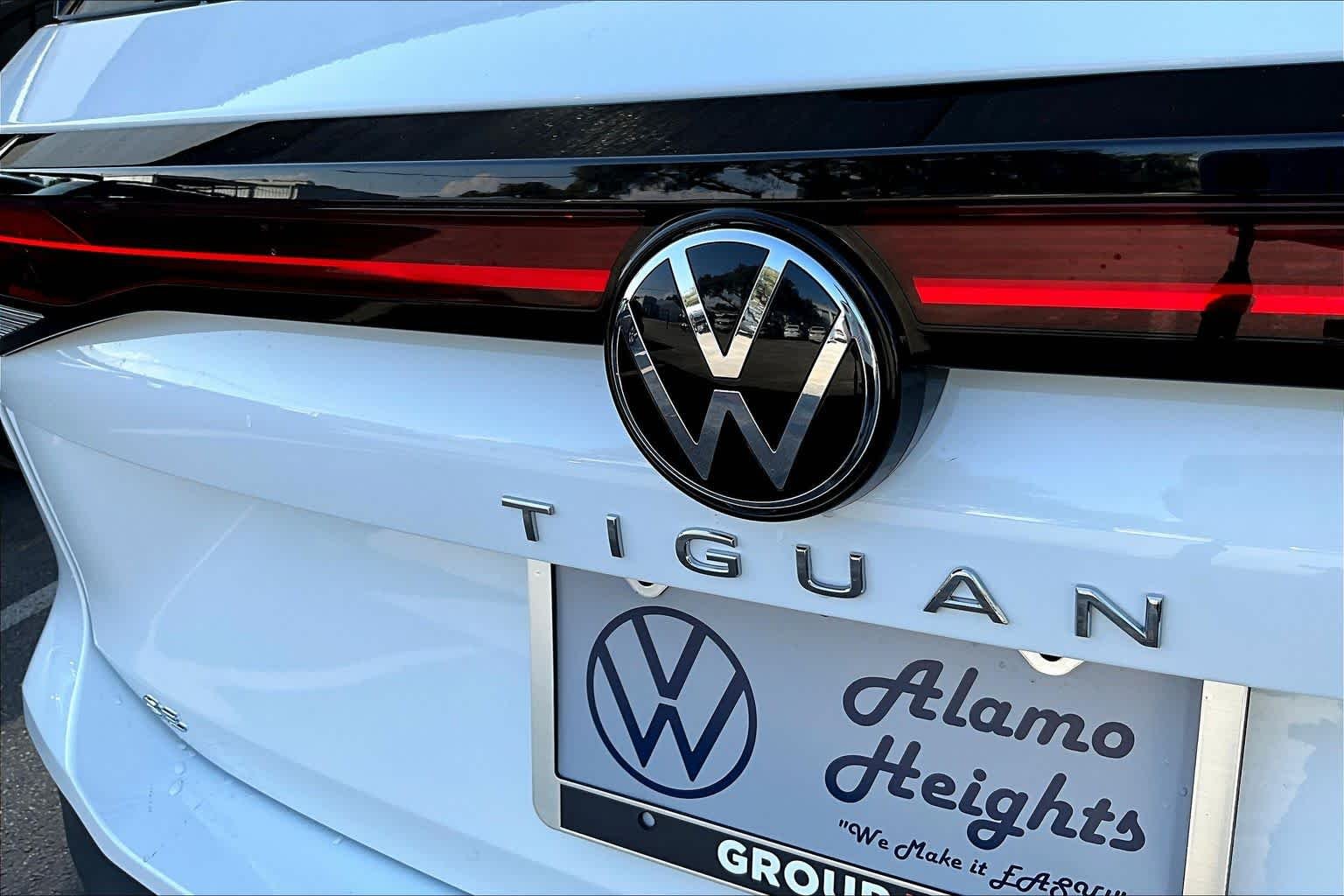 New 2026 Pure White Volkswagen 2.0T SE image 15