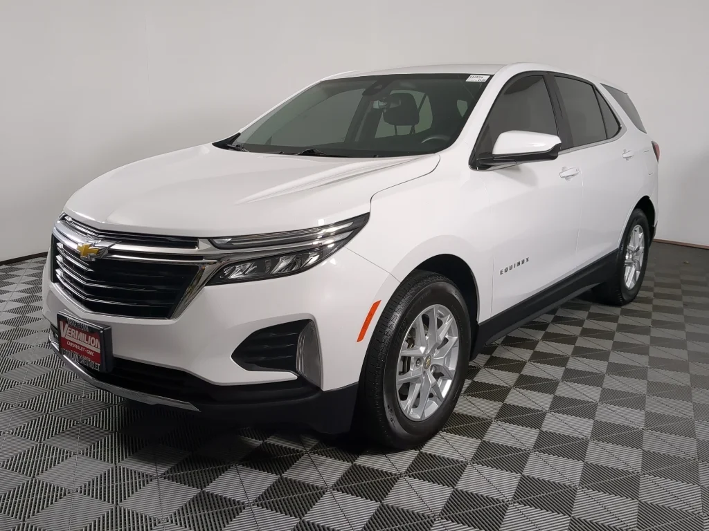 Used 2023 Summit White Chevrolet LT image 4