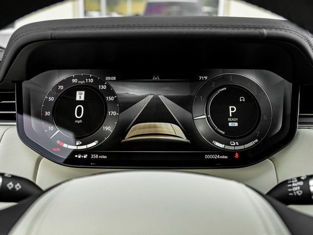 New 2026 Fuji White Land Rover SE image 17