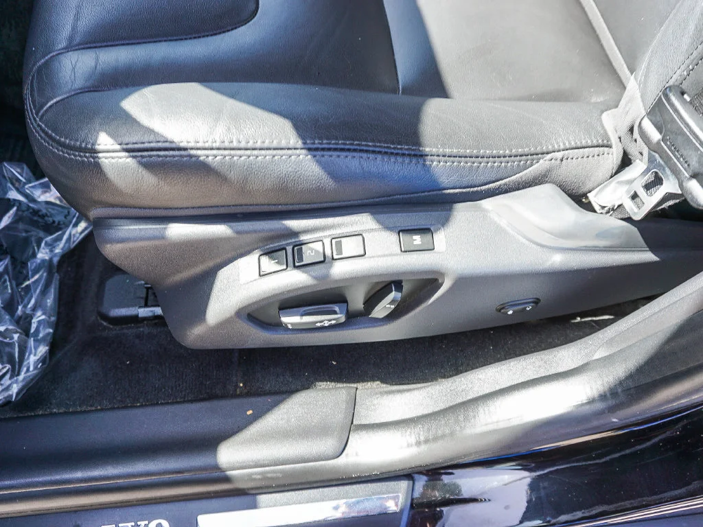 Used 2016 Black Volvo T5 Drive-E Premier image 19