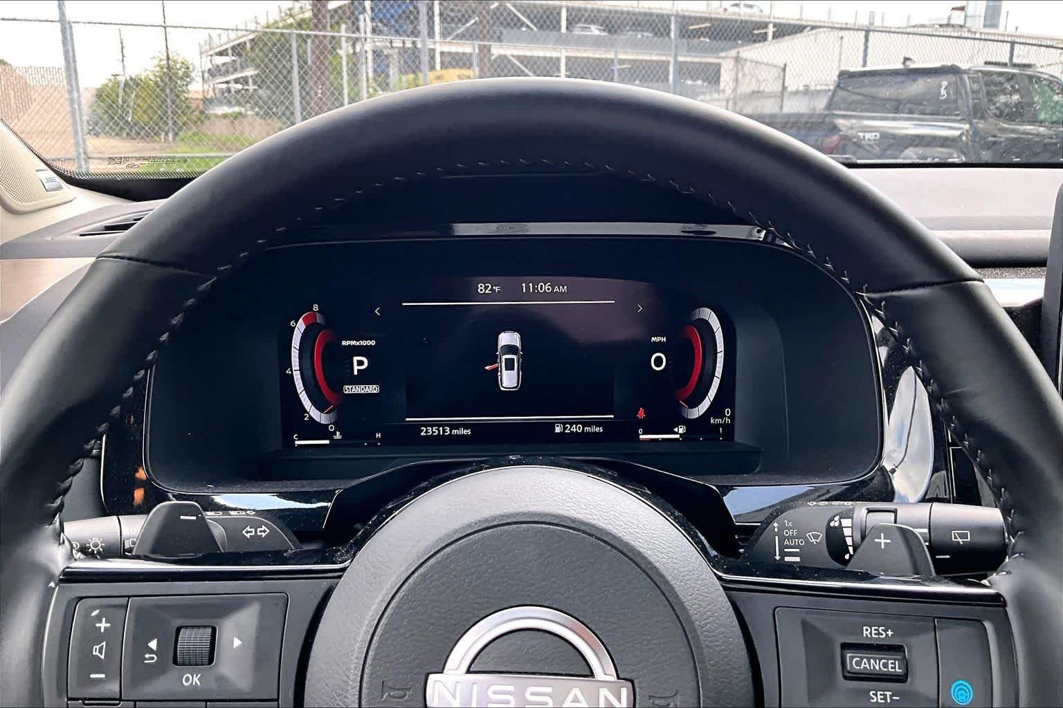 Used 2025 Super Black Nissan Platinum image 25