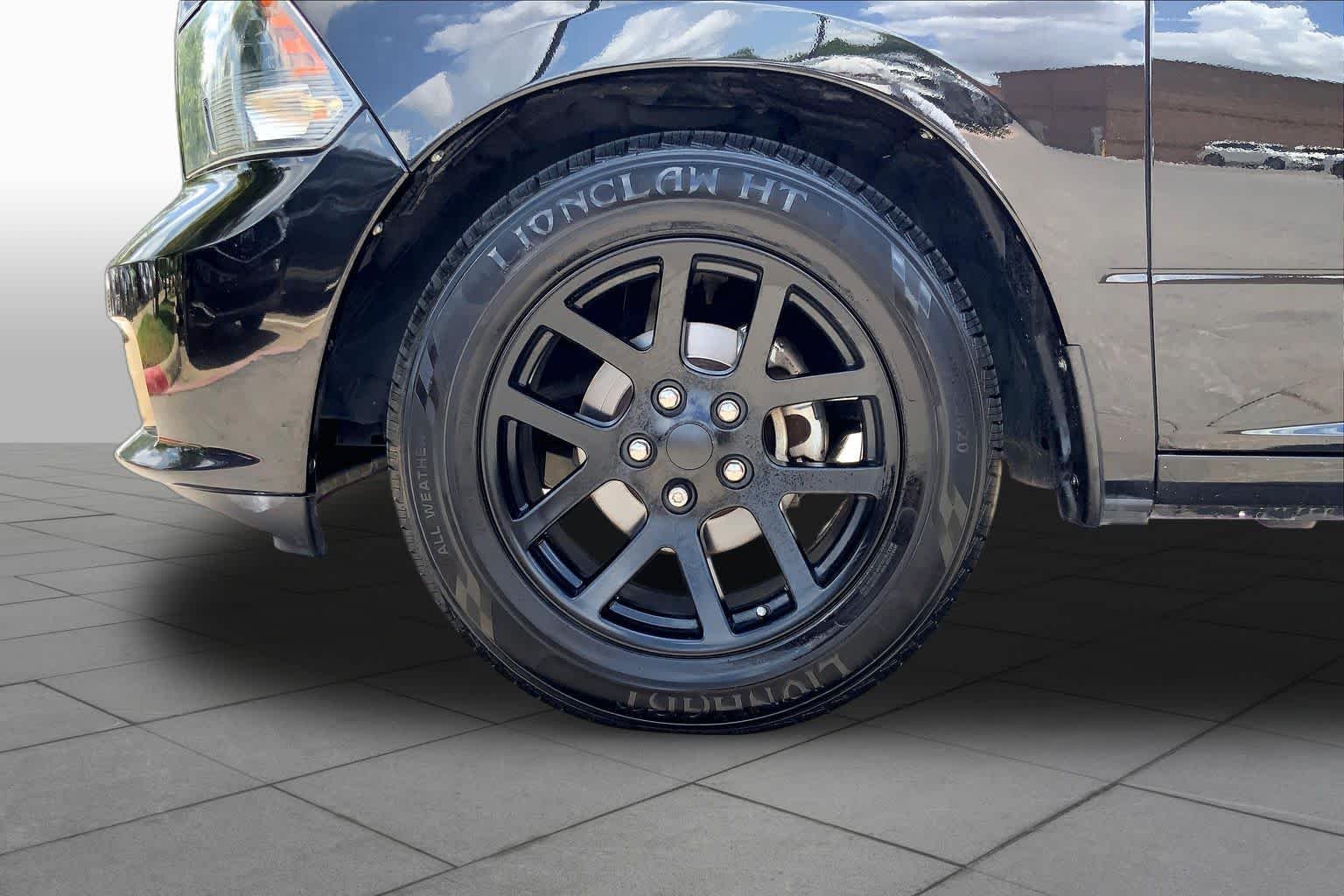 Used 2017 Brilliant Black Crystal Pearlcoat Ram Express image 8