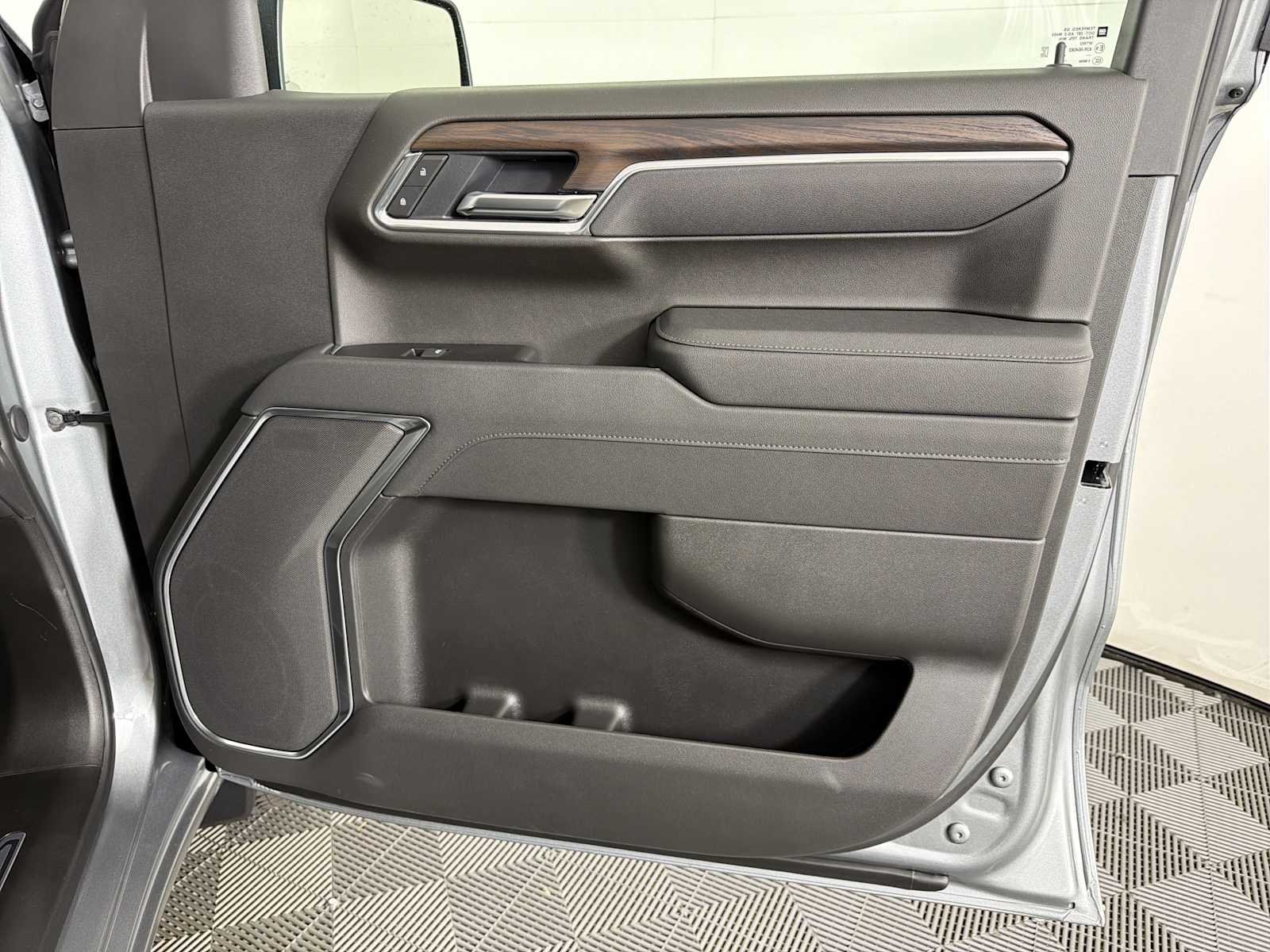 2026 GMC Sierra 1500 SLT - Photo 12
