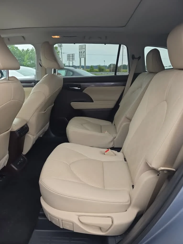 Used 2021 Moon Dust Toyota Platinum image 15