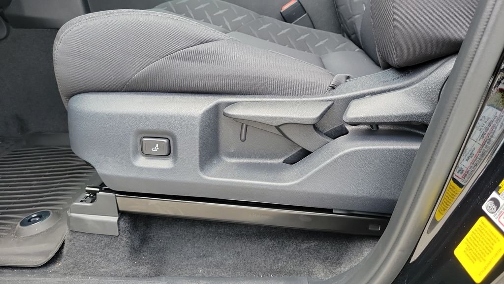 2026 Toyota Tacoma SR5 - Photo 16