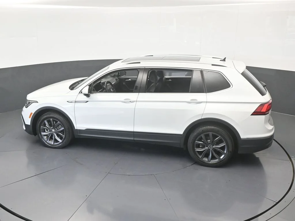 Used 2023 White Volkswagen 2.0T SE image 49