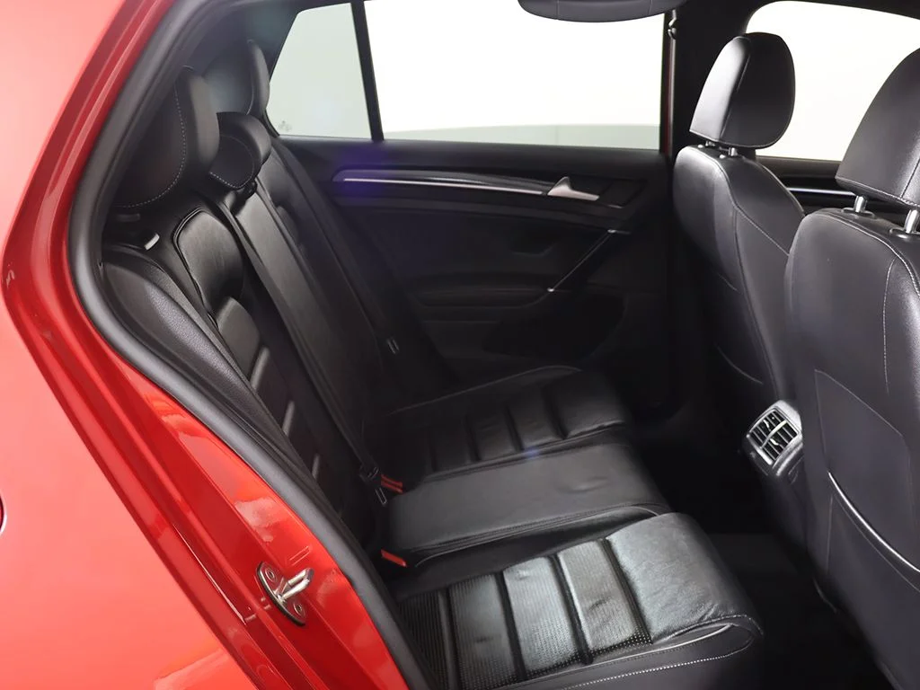 Used 2019 Red Volkswagen DCC & Navigation 4Motion image 30