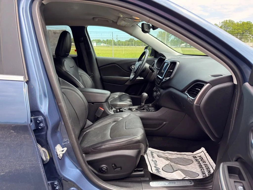 Certified Used 2020 Slate Blue Pearlcoat Jeep Limited image 3