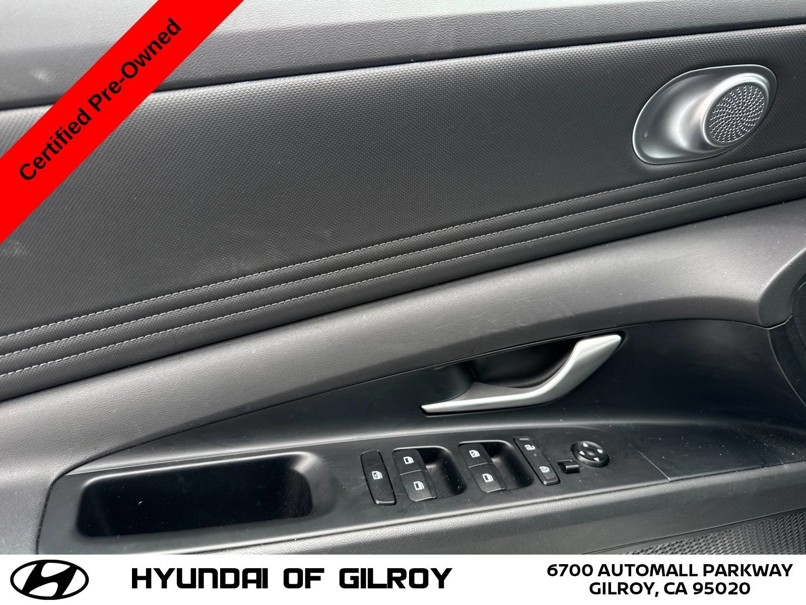 2025 Hyundai Elantra SEL - Photo 12