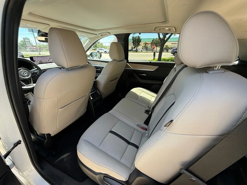 Used 2025 White Mazda Premium image 24
