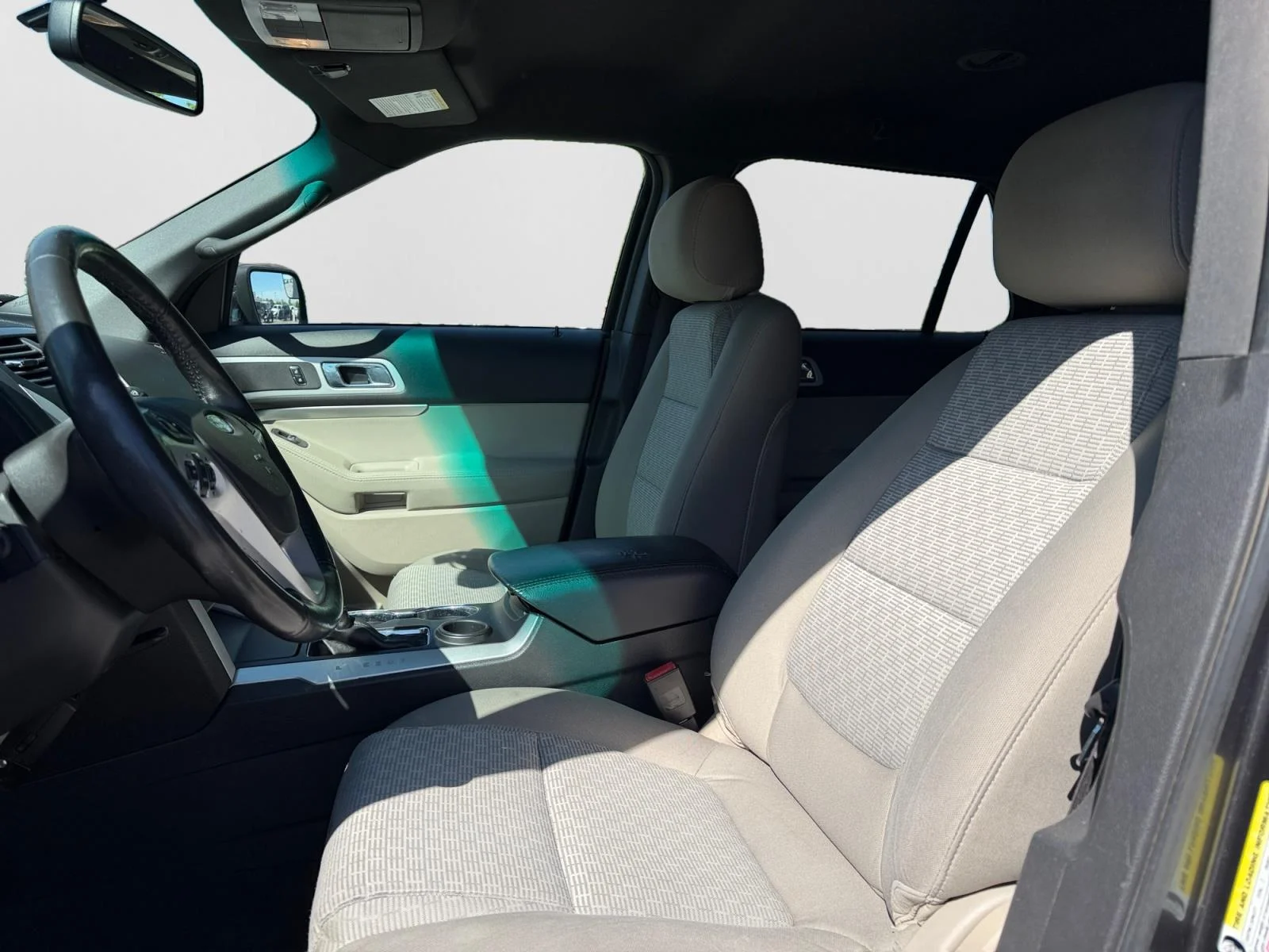 2015 Ford Explorer XLT - Photo 10