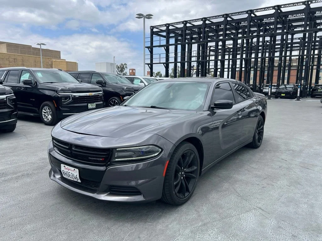 2018 Dodge Charger SXT's photo
