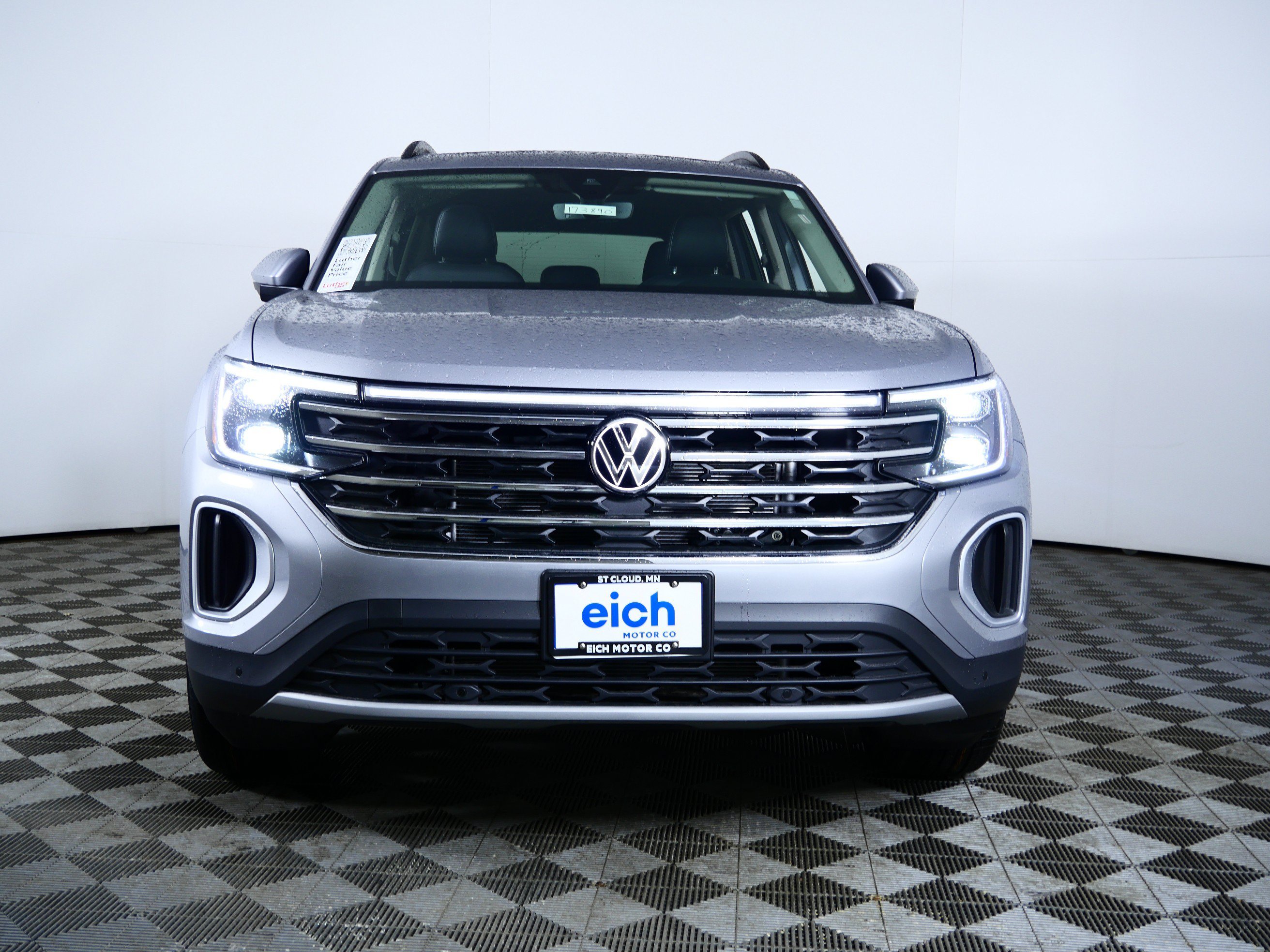 Used 2026  Volkswagen 2.0T SE w/Technology image 2