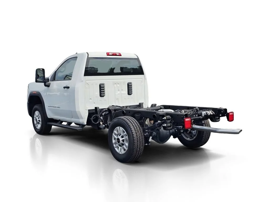 2025 GMC Sierra 2500HD Pro - Photo 13