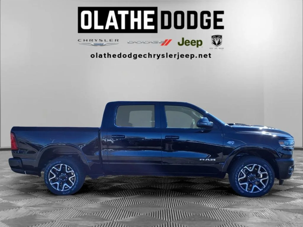 New 2026 Diamond Black Crystal Pearl-Coat Exterior Paint RAM Laramie image 29