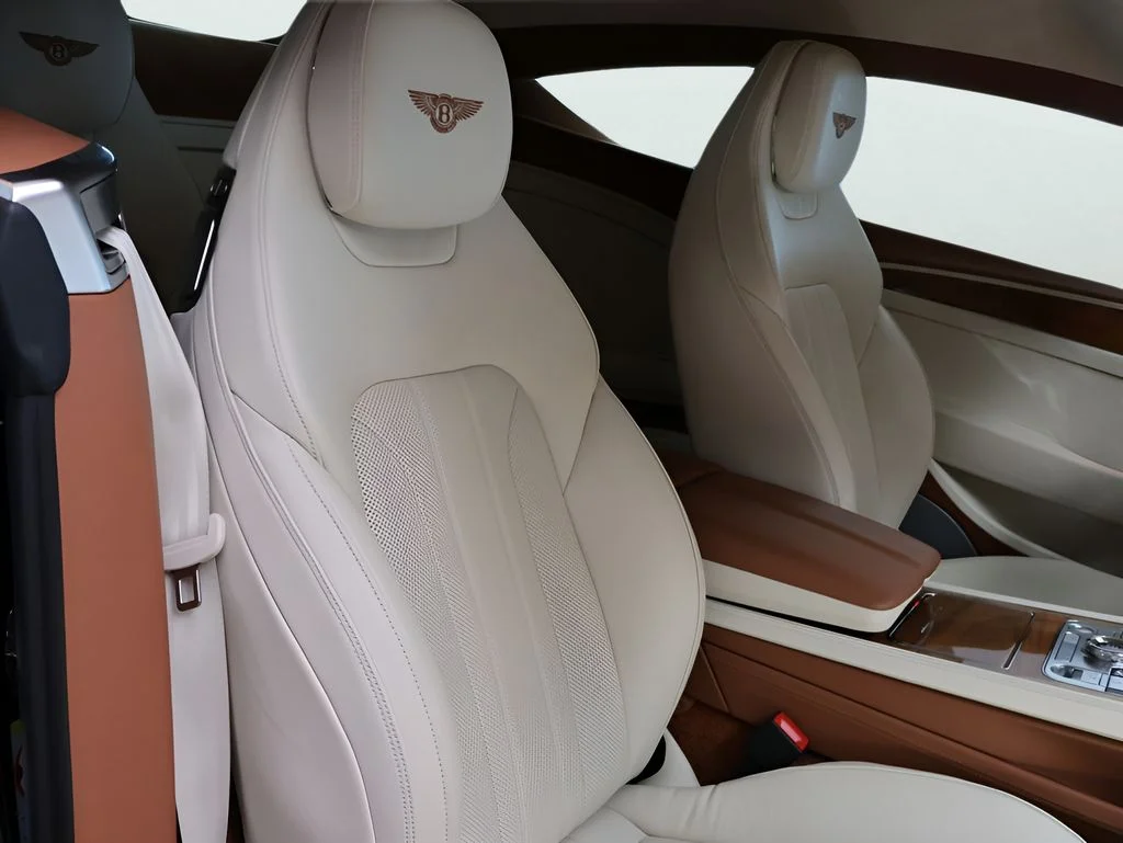 Used 2024 Onyx Metallic Bentley V8 image 12