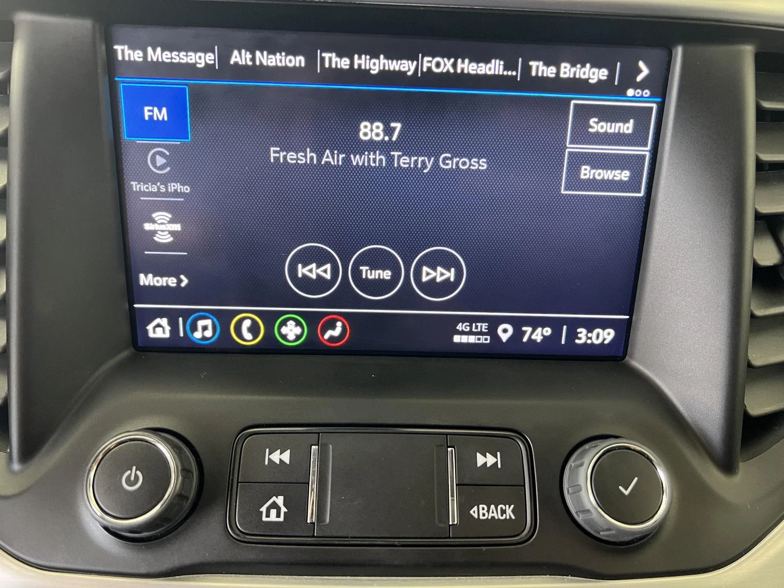 Used 2023 Sterling Metallic GMC SLE image 13
