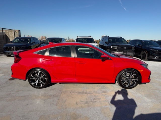 Used 2018 Red Honda Si image 8