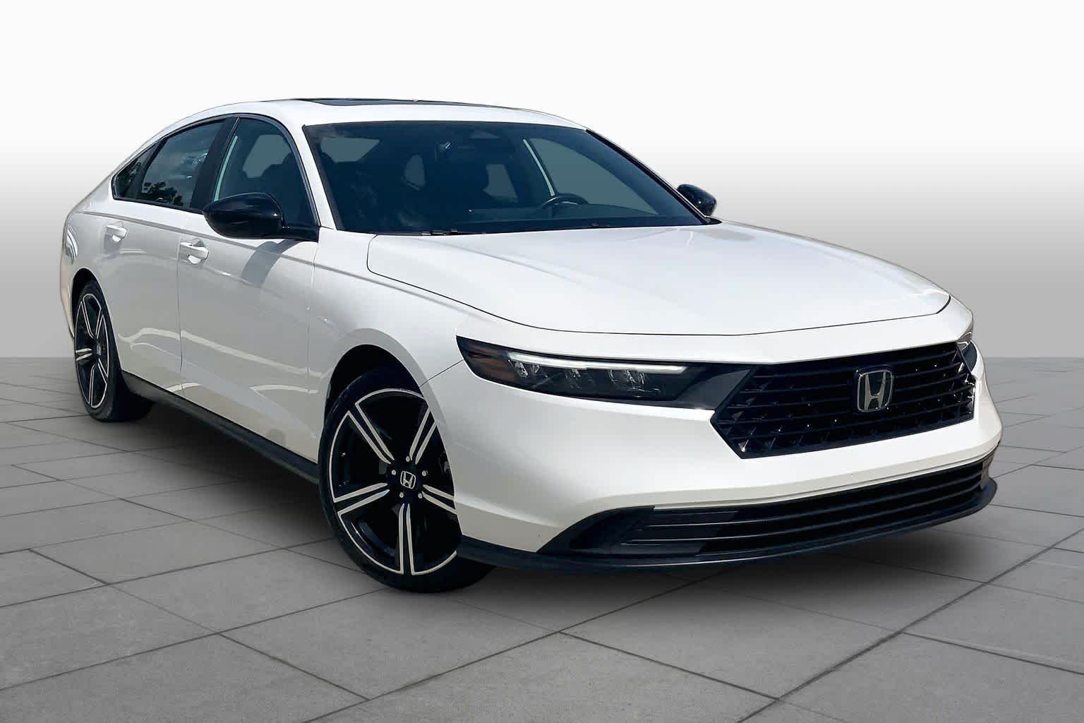 Used 2024 Platinum White Pearl Honda Sport image 3
