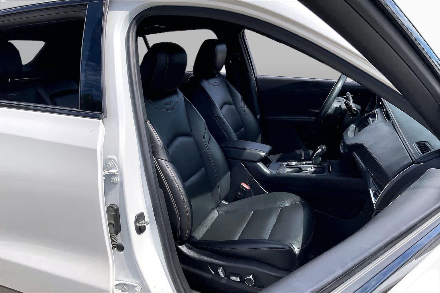 Used 2019 CRYSTAL WHITE TRICOAT Cadillac FWD Sport image 8