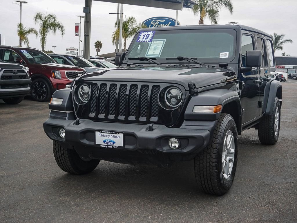 Used 2018 Black Jeep Unlimited Rubicon image 4