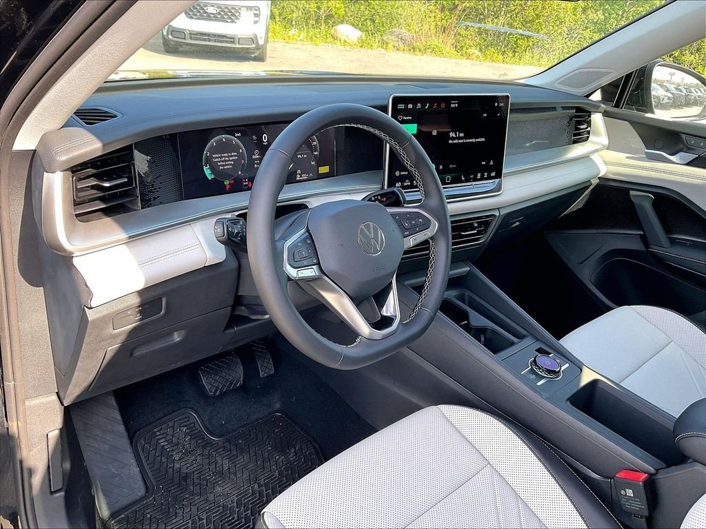 New 2026 Deep Black Pearl Volkswagen 2.0T SE image 9