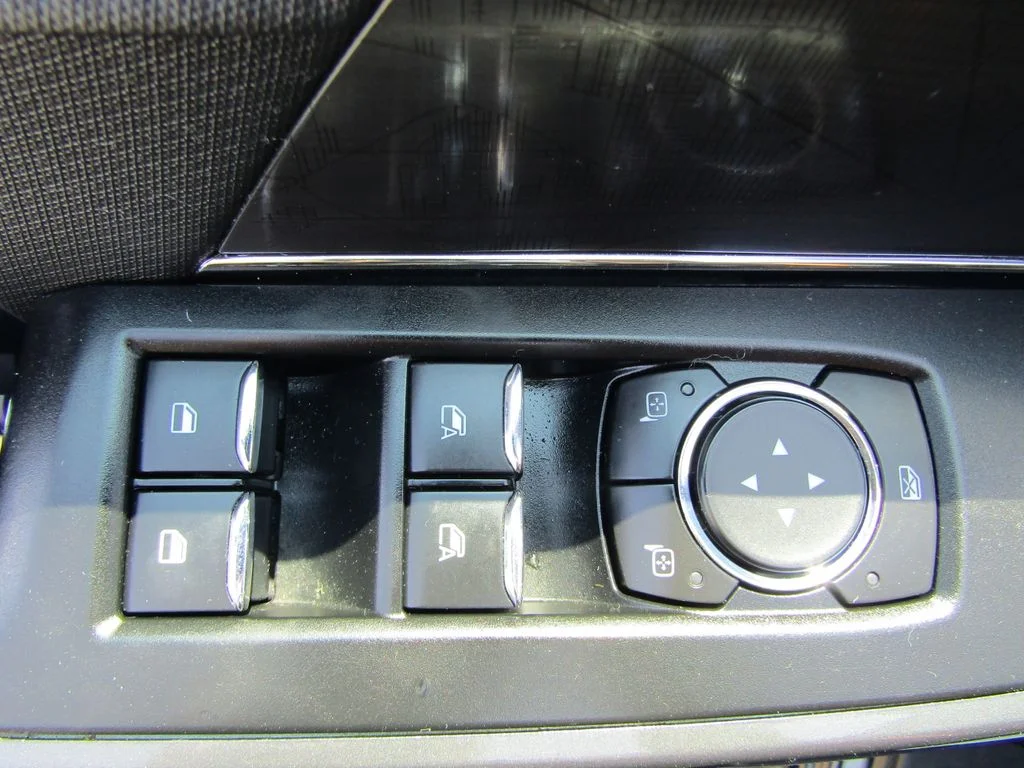 Used 2023 Agate Black Metallic Ford XLT image 18