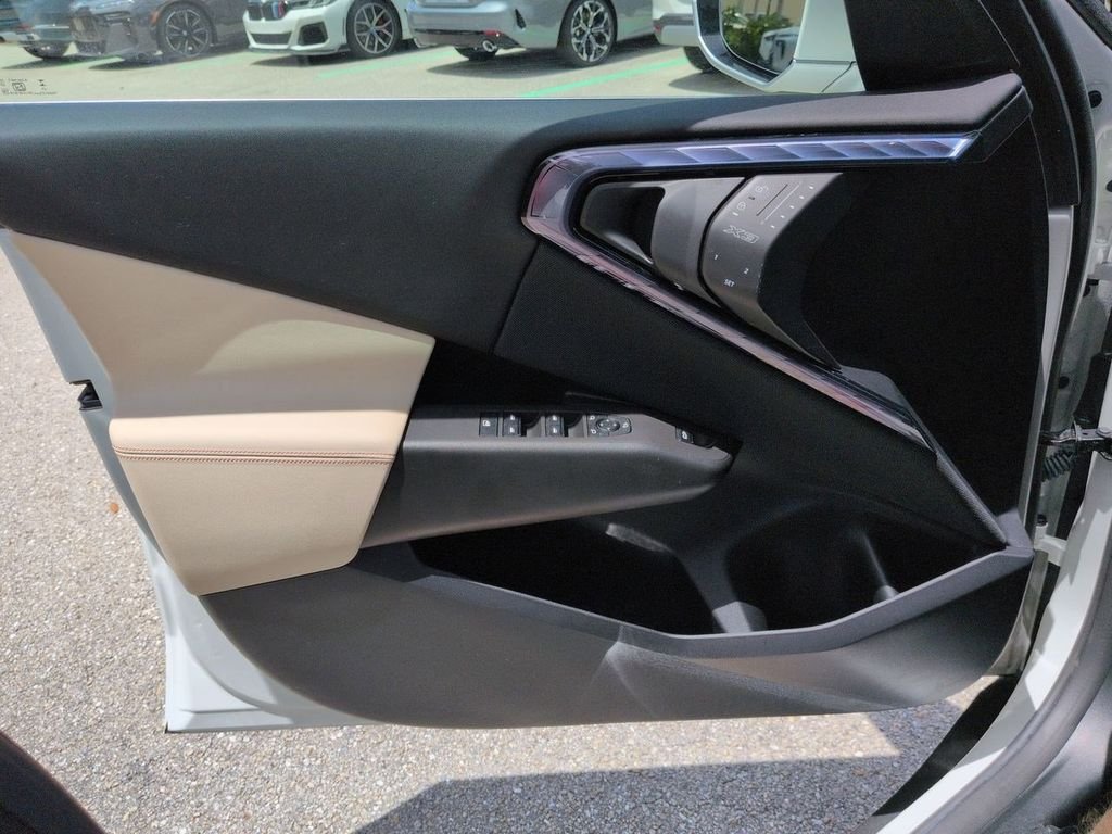 New 2025 Alpine White BMW 30 xDrive image 30