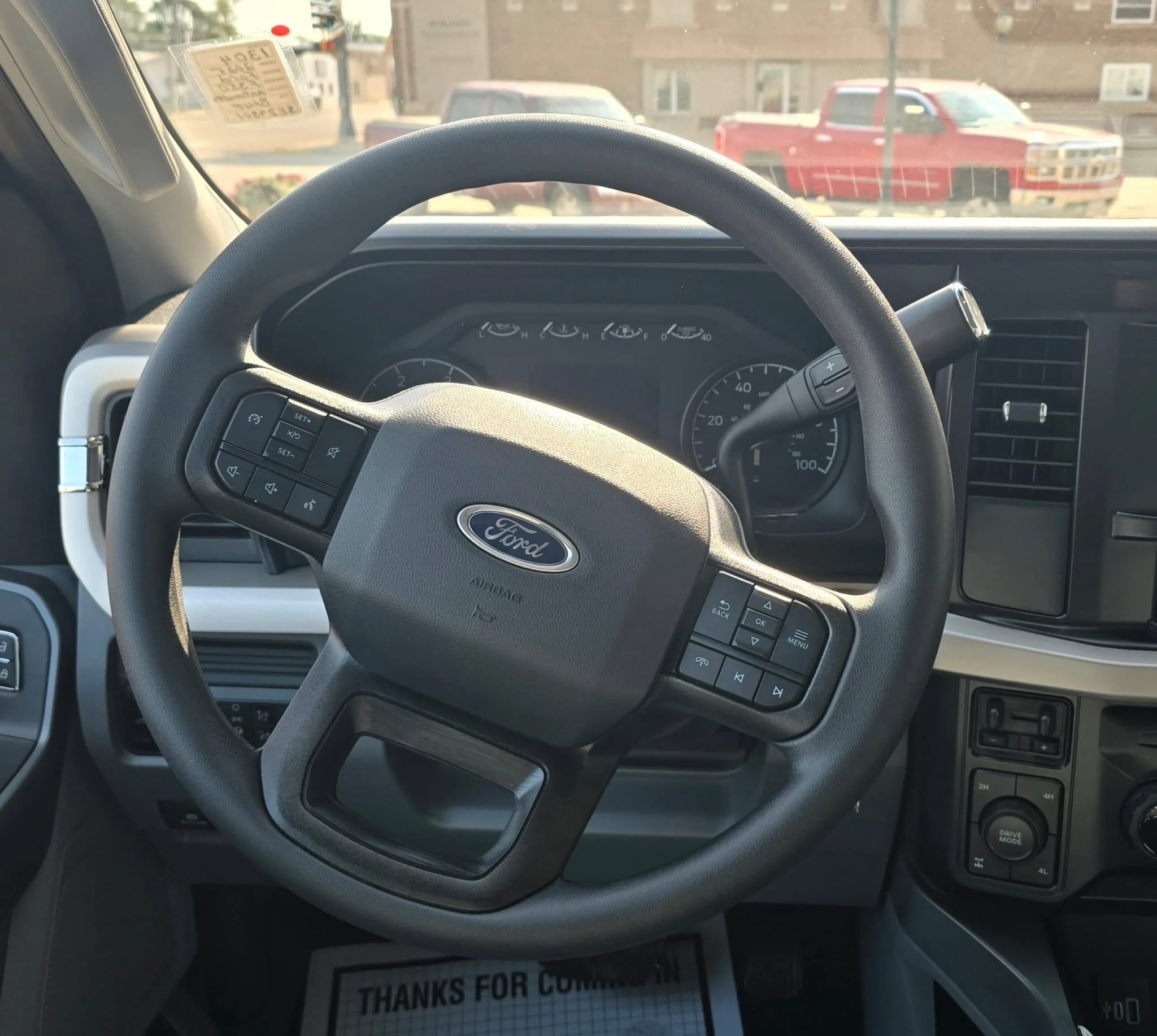 2025 Ford F-350 Super Duty XLT - Photo 12