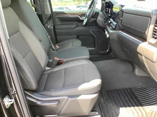 Certified Used 2026 Titanium Rush Metallic GMC SLE image 15