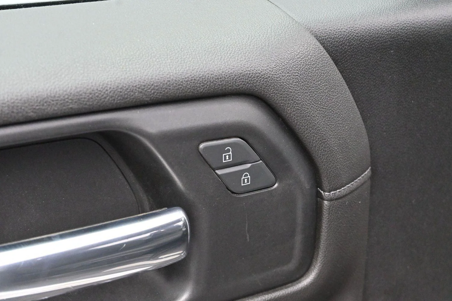 Used 2022 Summit White Chevrolet LT Trail Boss image 10