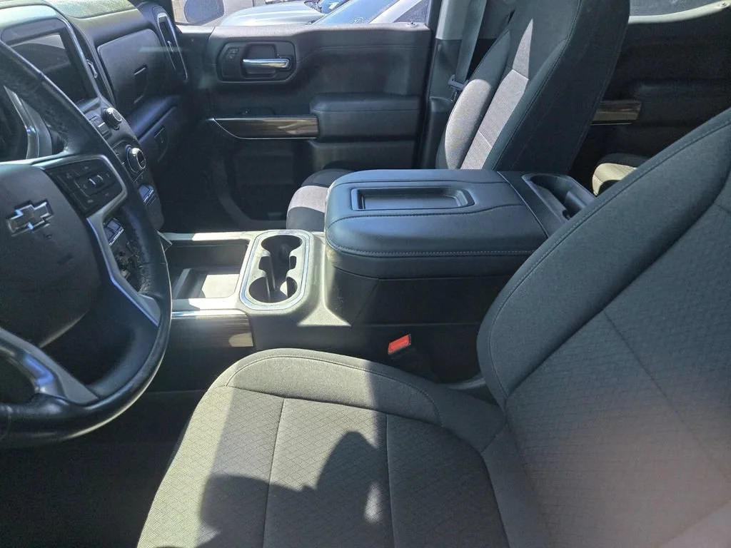 Used 2022 SUMMIT WHITE Chevrolet RST image 3