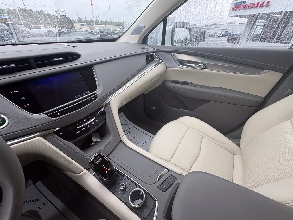 Used 2023 CRYSTAL WHITE TRICOAT Cadillac AWD Premium Luxury image 15