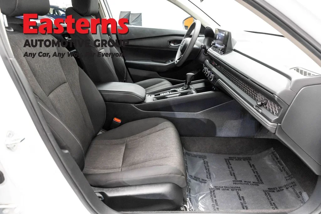 Used 2024 White Honda LX image 23
