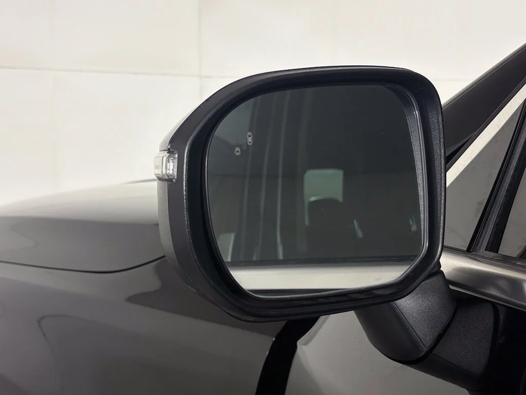 Used 2022 Black Kia S image 13