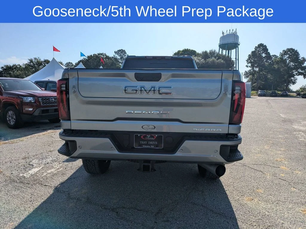 Used 2025 Silver GMC Denali Ultimate image 5
