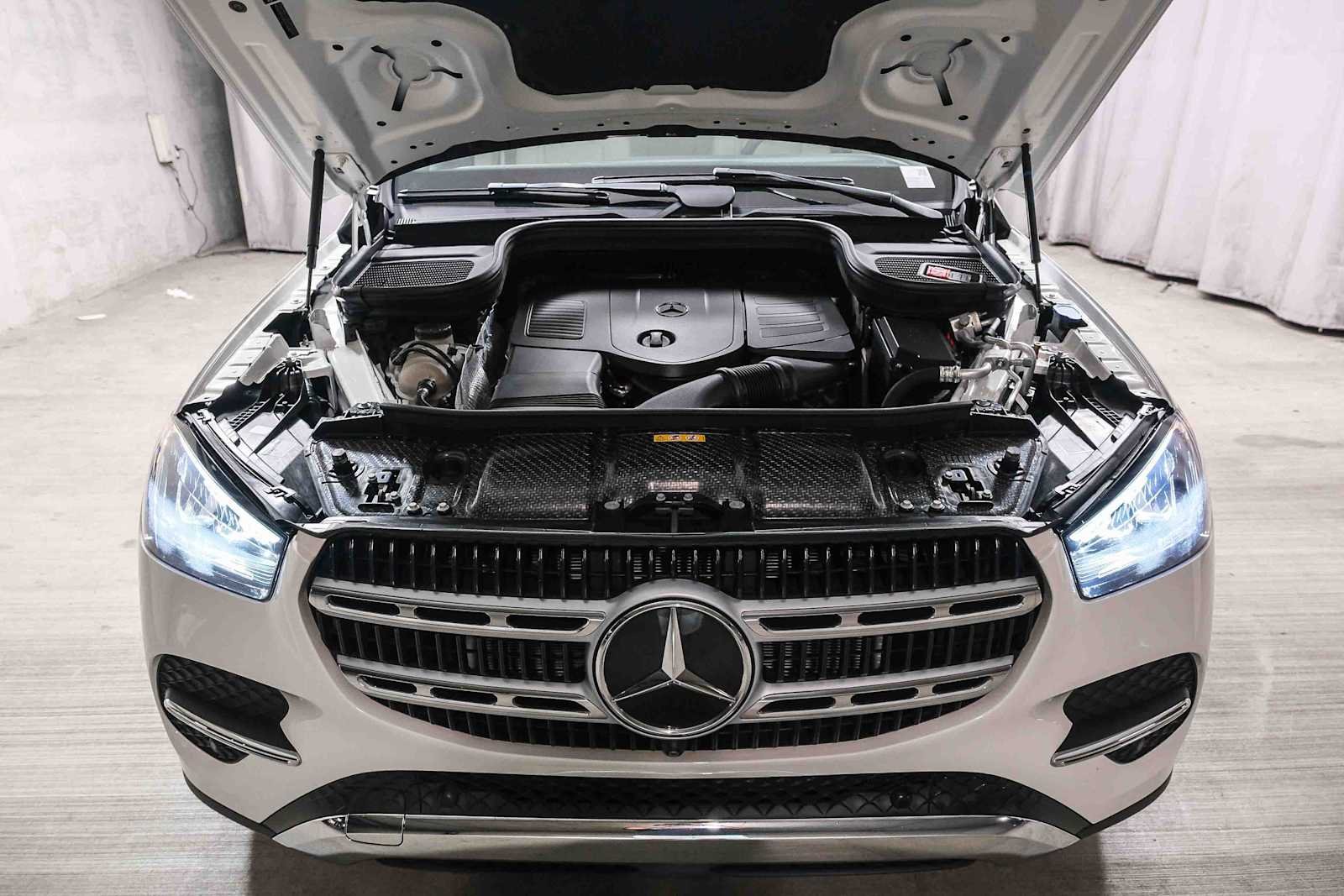 Certified Used 2024 Polar White Mercedes-Benz GLE 450e Plug-In Hybrid image 32
