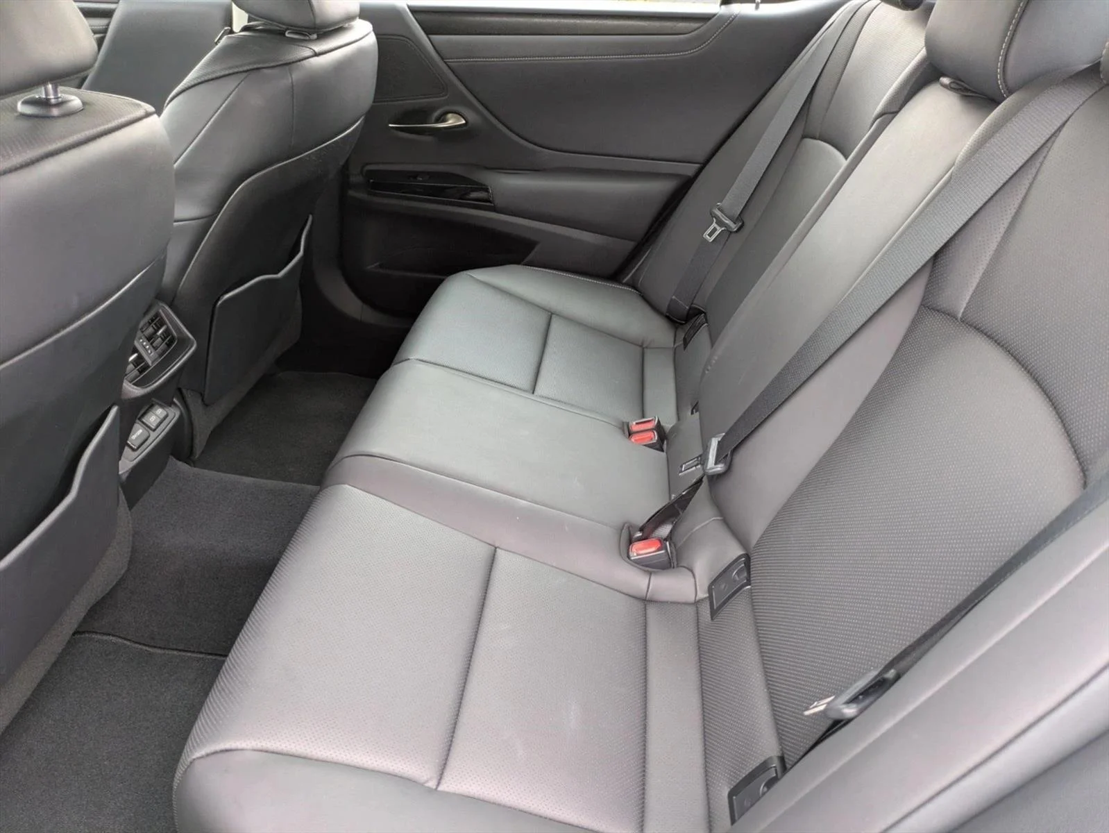 Certified Used 2023 Eminent White Pearl Lexus ES 350 image 18