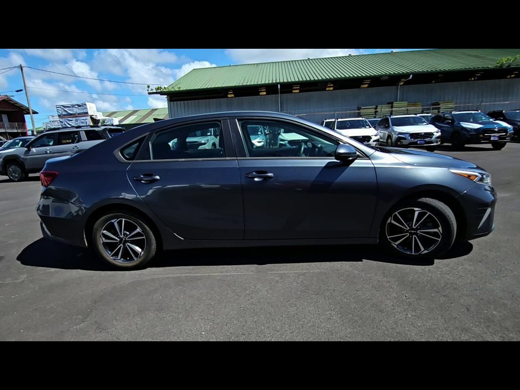 Used 2023 Gravity Gray Kia LXS image 9
