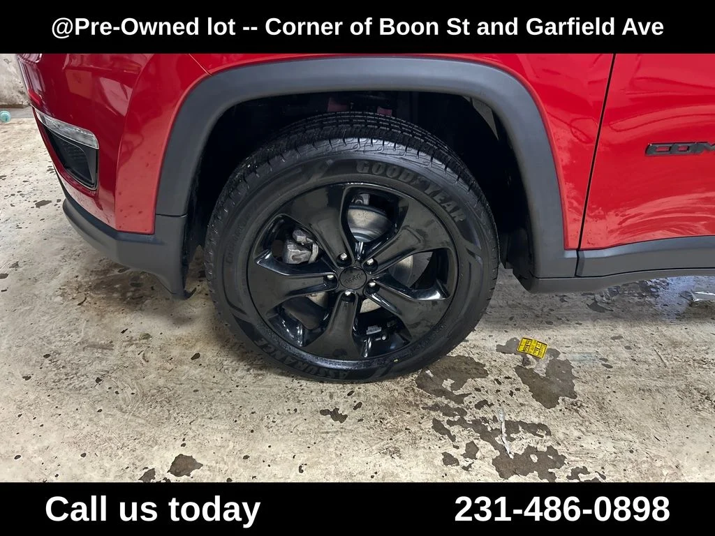 Used 2020 Red Jeep Latitude image 11