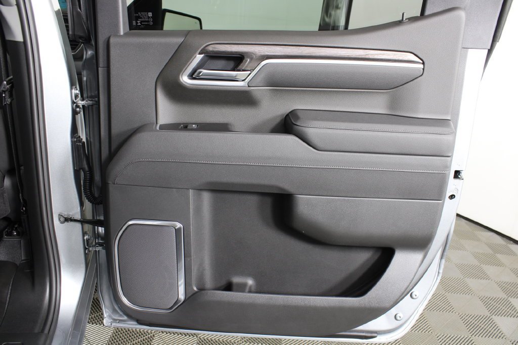 2026 Chevrolet Silverado 1500 LTZ - Photo 9