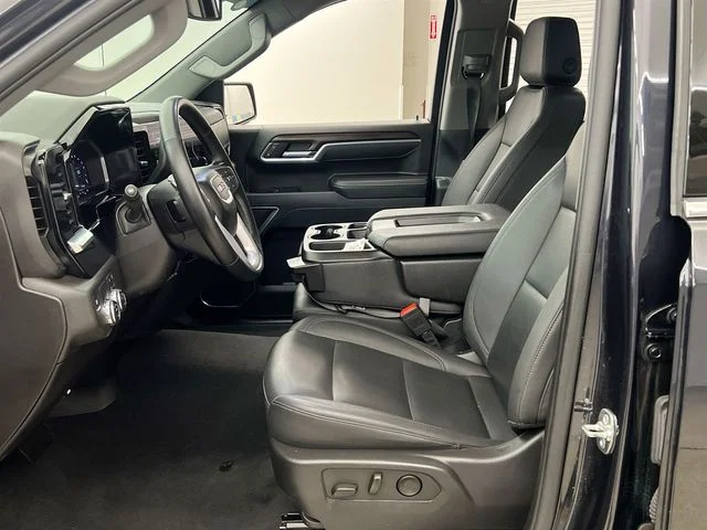 2025 GMC Sierra 1500 SLT - Photo 9