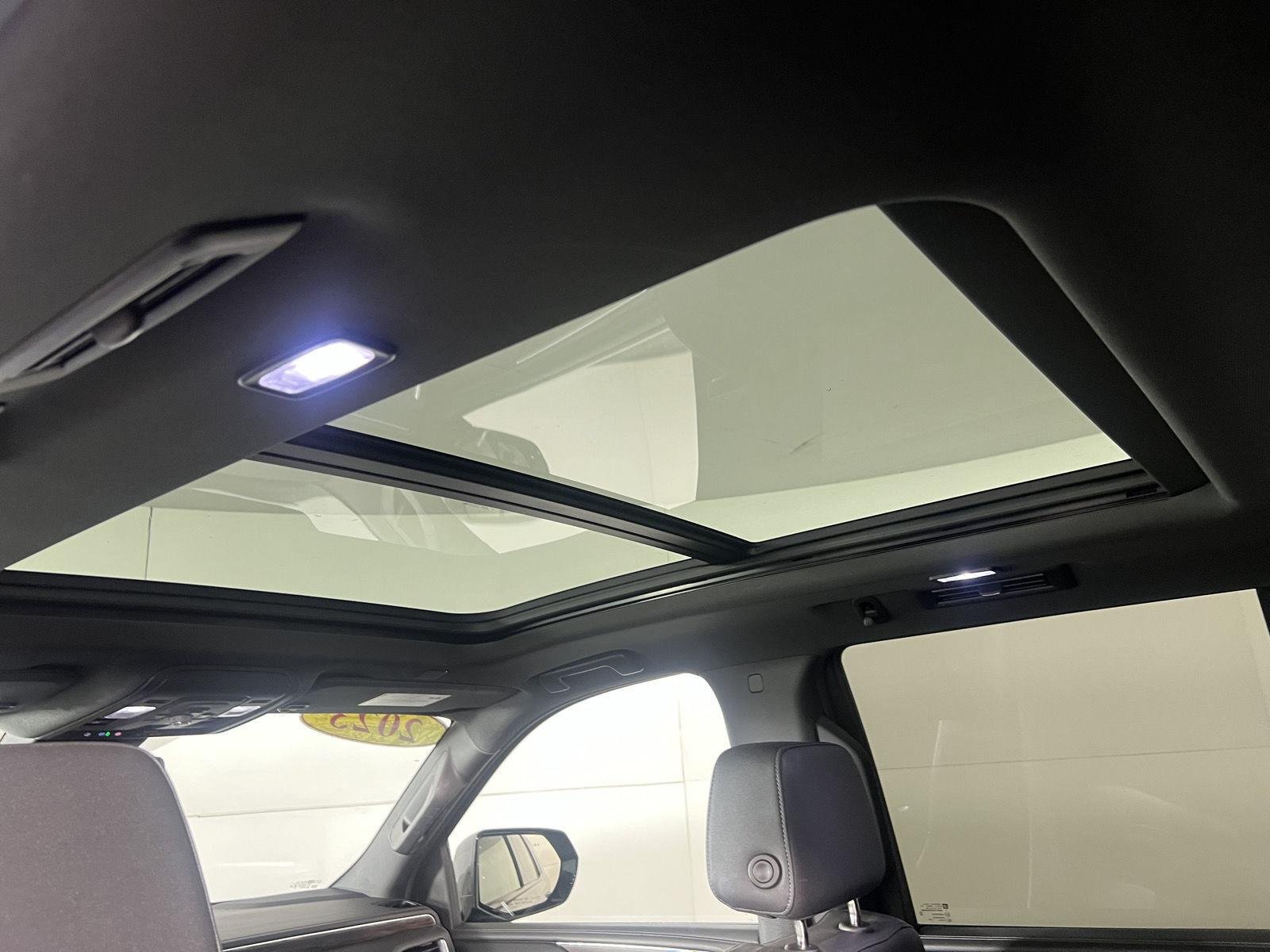 Used 2023 Black Chevrolet Z71 image 3