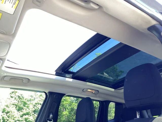Used 2021 Slate Blue Jeep Latitude image 18