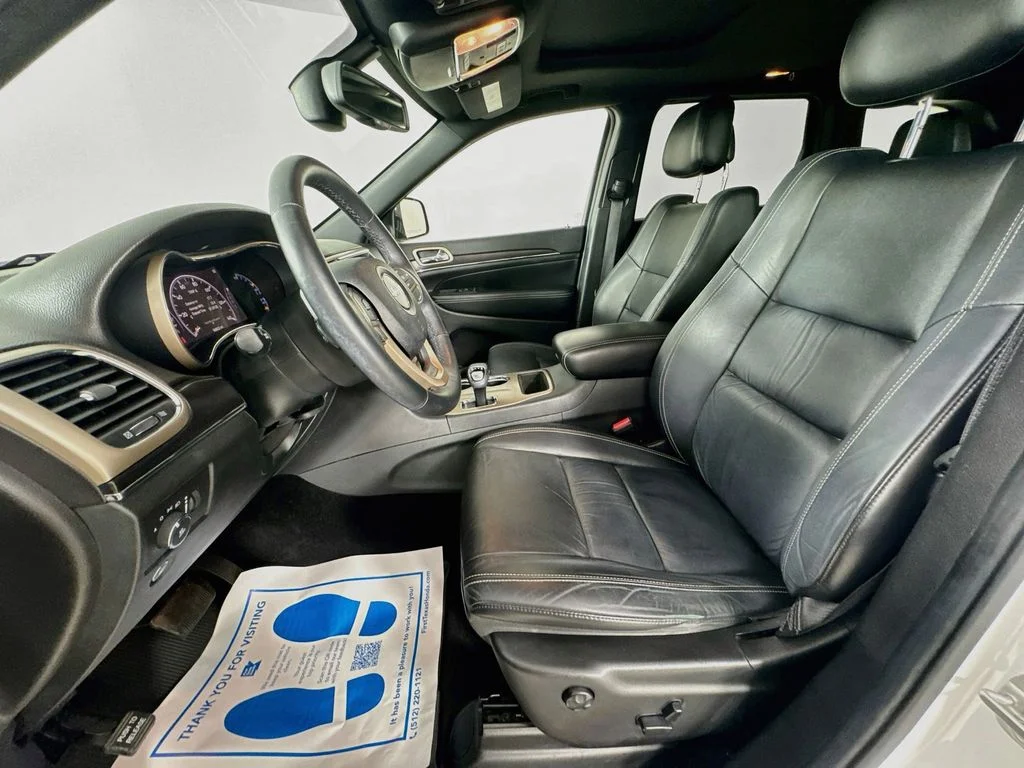 Used 2014 Bright White Clearcoat Jeep Limited image 24