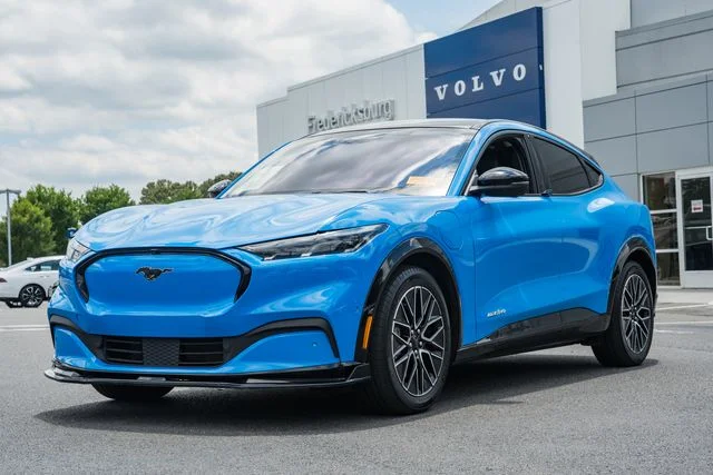 Used 2024 Blue Ford Premium image 3