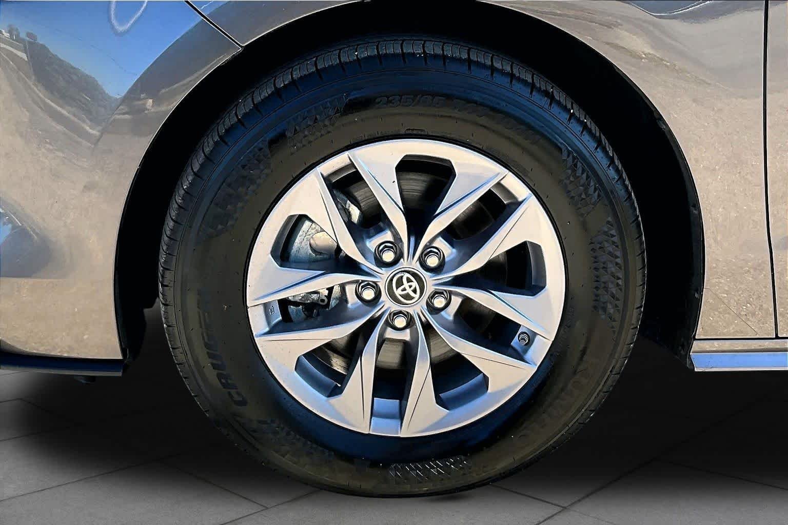 Used 2024 Predawn Gray Mica Toyota XLE image 11