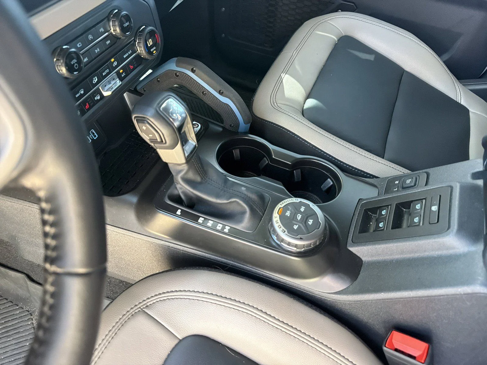 Used 2024 White Ford Wildtrak image 21