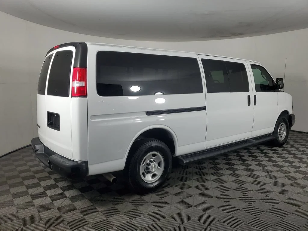 Used 2023 Summit White Chevrolet 1LS image 4
